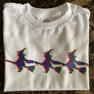Flying Witch Tee! 🧙‍♀️